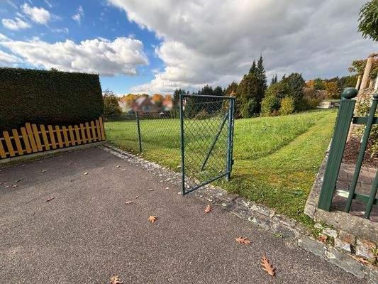 Einfahrt zum Grundstück
