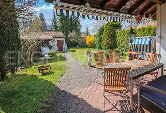 Überdachter Freisitz mit Süd-Südwestausrichtung