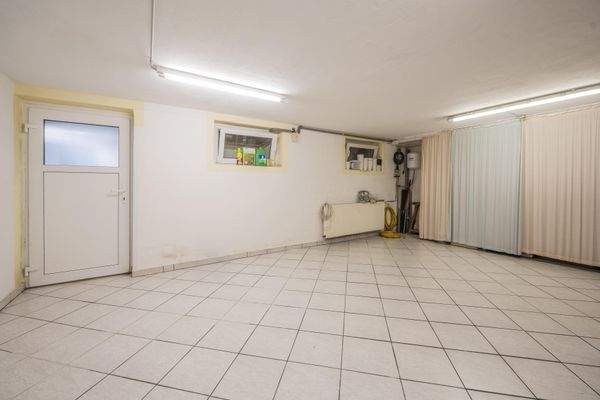 großer Kellerraum für Hobby, Party oder Gäste