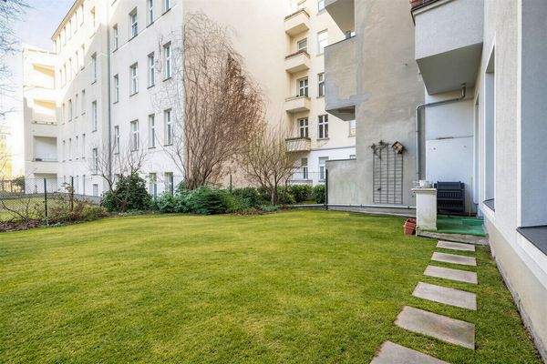 2. Innenhof (Ausrichtung Balkon)