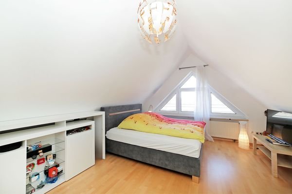 Schlafzimmer 2 
