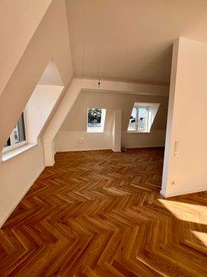 Wohnzimmer mit Raumteiler