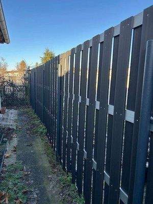 Grenzzaun zum Nachbar