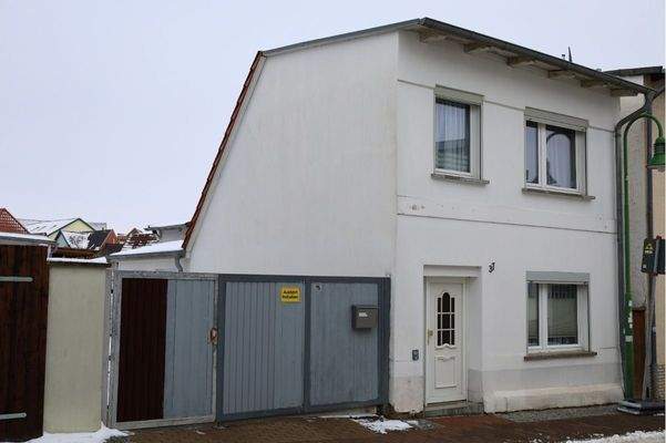 straßenseitige Ansicht