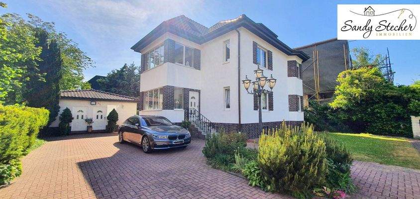 Einfahrt &amp; Außenansicht.JPG