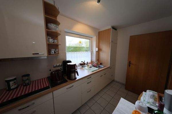 Küche mit Einbauküche