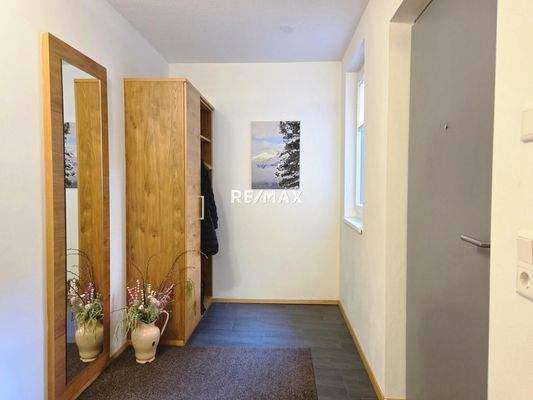 großzügige Garderobe