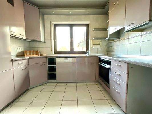 Küche mit E-Geräten