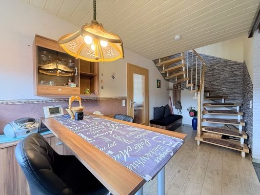 Echtholztreppe im Esszimmer