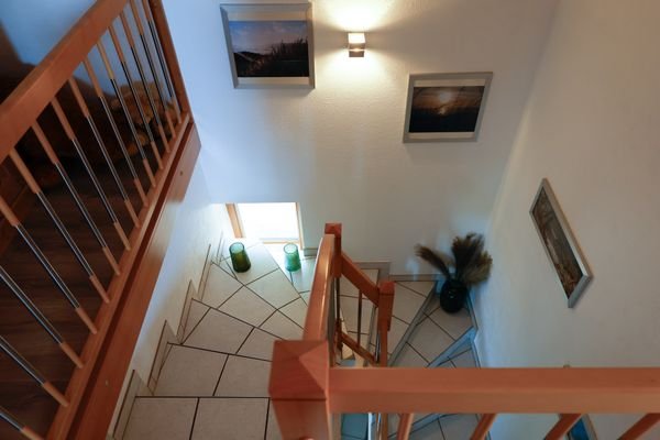 Treppe zum OG.jpg