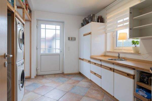 Hauswirtschaftsküche mit Außenzugang 