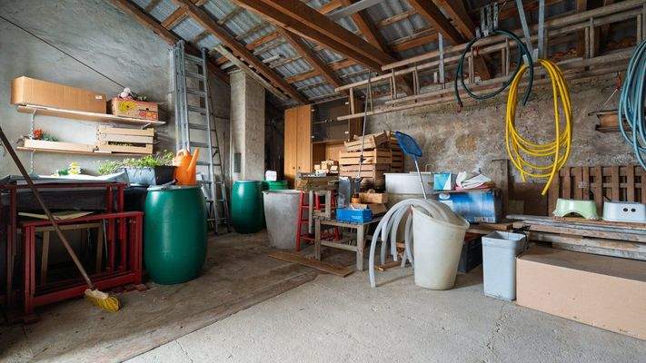 Dachgeschoss ober Weinkeller ausbaufähig