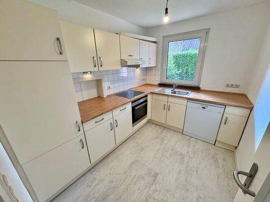 Die moderne Einbauküche mit E-Geräten