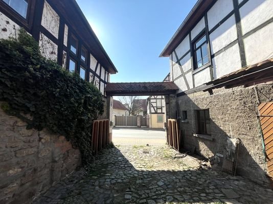 Blick zum Hoftor