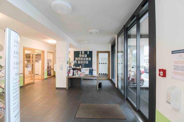 Schiebetür beim Eingang