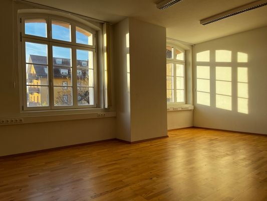 Wohnen und Arbeiten in historisch, offener Umgebun