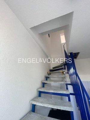 Treppenaufgang in der Maisionette-Wohnung