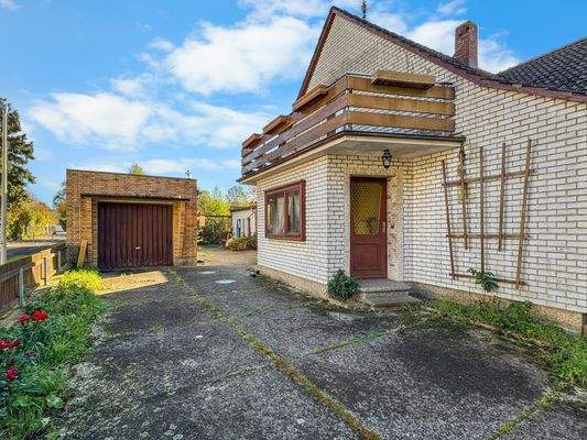 Einfahrt/EHauseingang