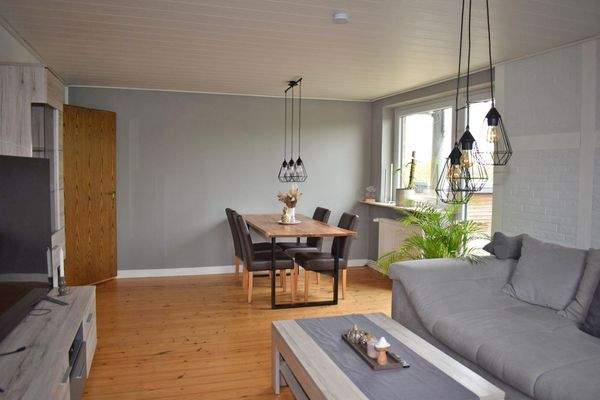 9118AL-05 Wohnzimmer (2)