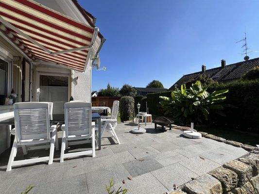 Die herrliche Sonnenterrasse mit Markise