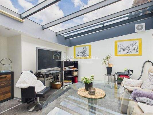 CAM03818G0-PR0042-STILL033