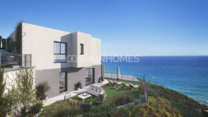 3-Bedroom Houses with Sea View and Garden in Vélez-Málaga