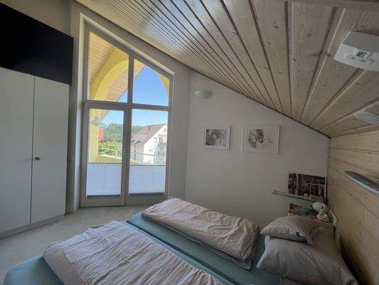 OG: Elternschlafzimmer mit Ankleide