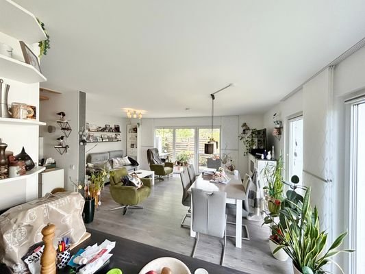 Blick ins Wohnzimmer