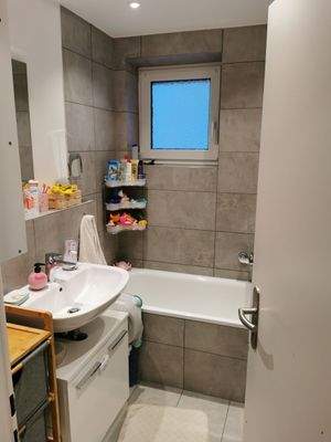 Modernes Badezimmer
