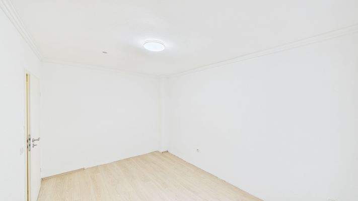 CAM03143G0-PR0197-STILL006