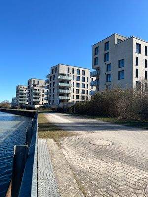 Kanal in unmittelbarer Nähe