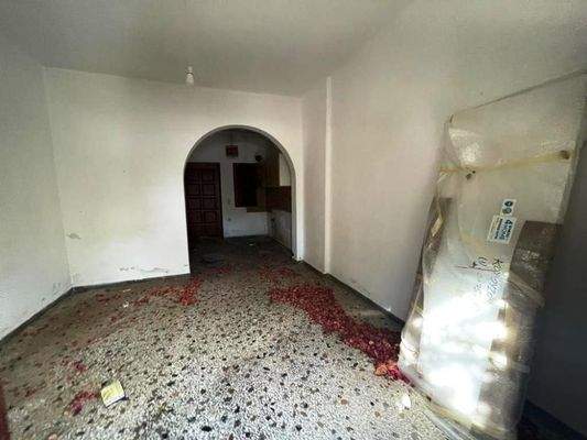 Südostkreta, Makry Gialos: Apartmentkomplex zur Renovierung zu verkaufen