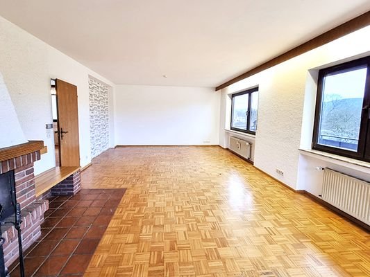 Lichtdurchflutete Maisonette- Wohnung