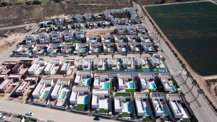 Stylish Mediterranean Houses with Golf and Nature Views in Algorfa