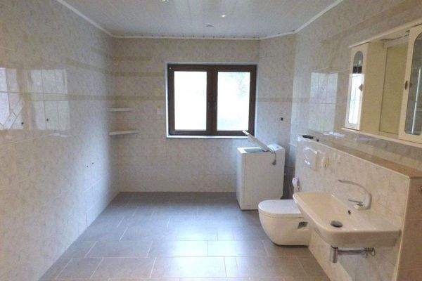 Erdgeschoss - Bad Bild 1, Wanne zurückgebaut