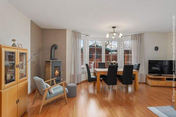 Offener Wohn-Essbereich mit Kamin 30,38 m ²
