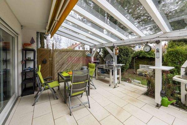 überdachte Terrasse