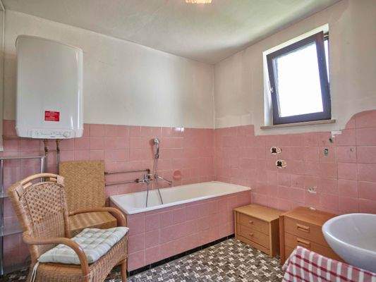 Altbau Badezimmer EG