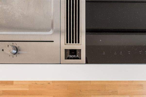 Elegante, hochwertige Einbauküche