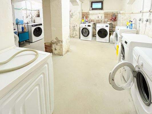 Waschmaschine im Keller