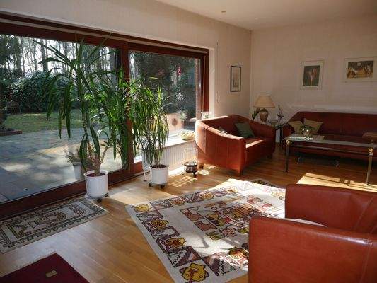 helles und großzügiges Wohnzimmer