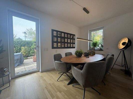 Esszimmer mit Terrasse