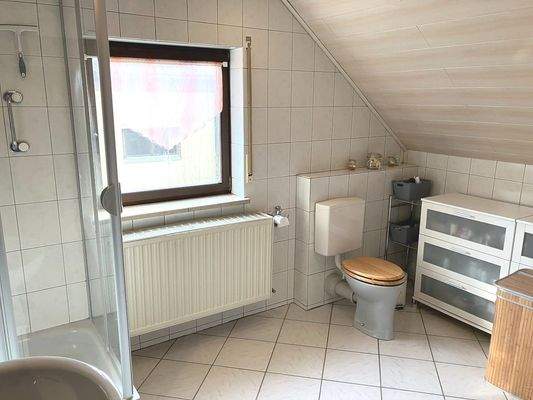 Bürogebäude: Bad...