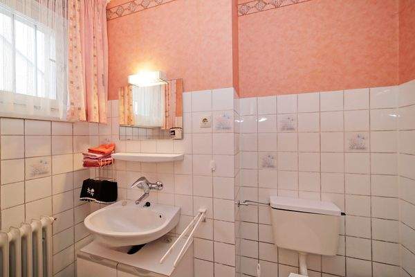 Gäste-WC: Retro-schick und gut erhalten