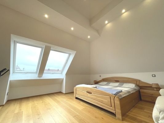Schlafzimmer DG