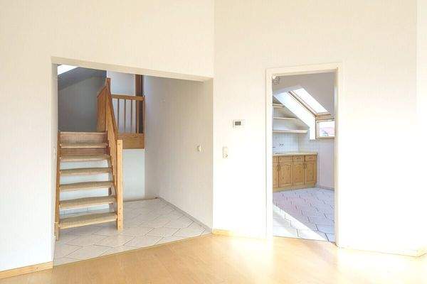 Flurbereich 2. Ebene mit Zugang zur Küche und zum 