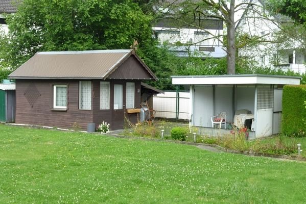 Gartenhaus und Terrasse