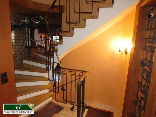 Zweifachgewendelter Treppenaufgang