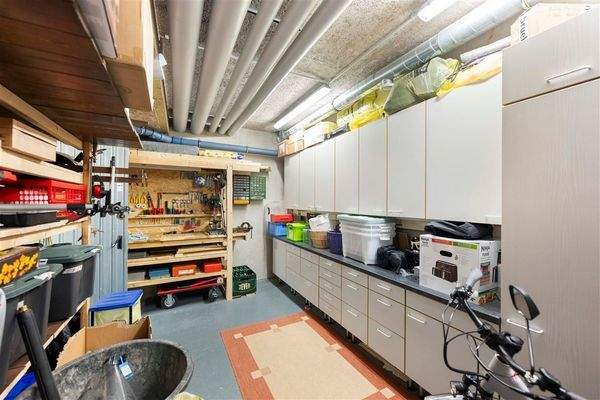 Der riesige Keller als Werkstatt