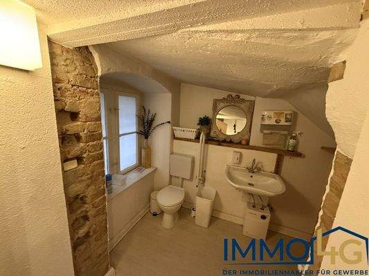 dbcb3812-45f3-469a-b5da-78e8890aa392